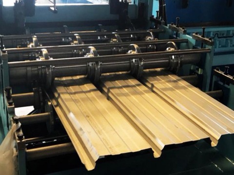 รับผลิตหลังคาลอนรีด รับผลิตหลังคาลอนรีด